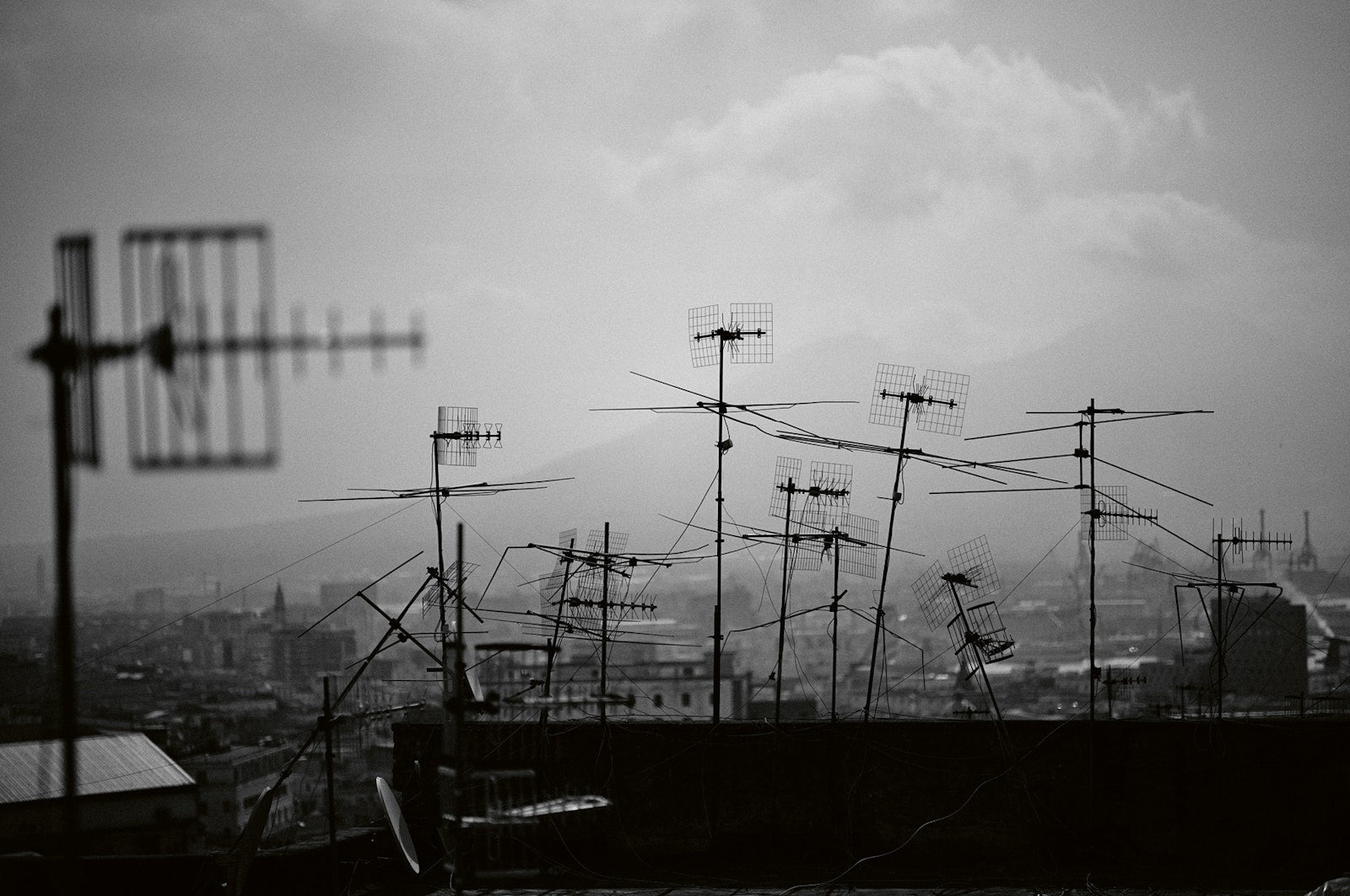 Street Scenes: Urban Life Through the Lens of Phil Penman