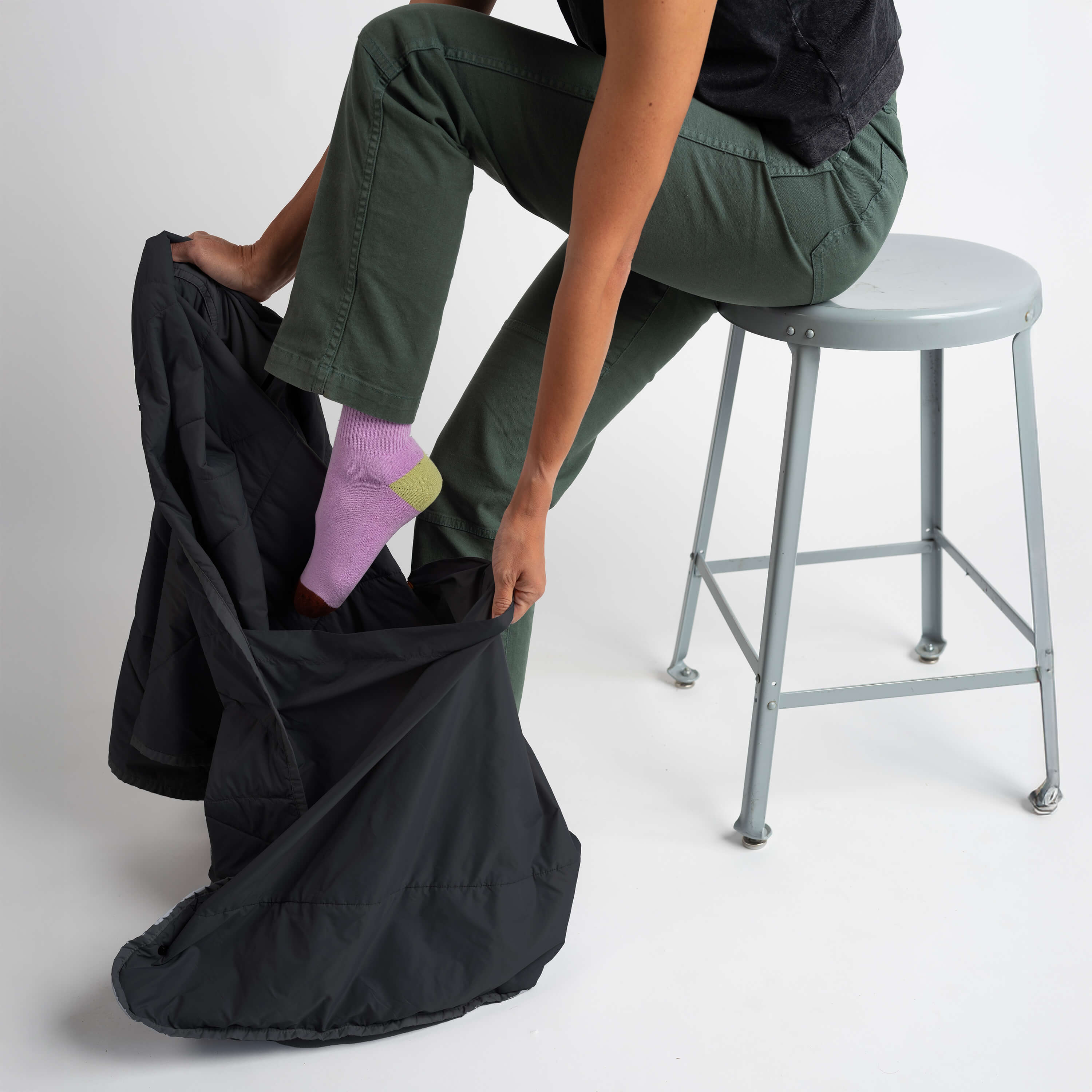 Layover Travel Blanket - Packable & Puffy | Black