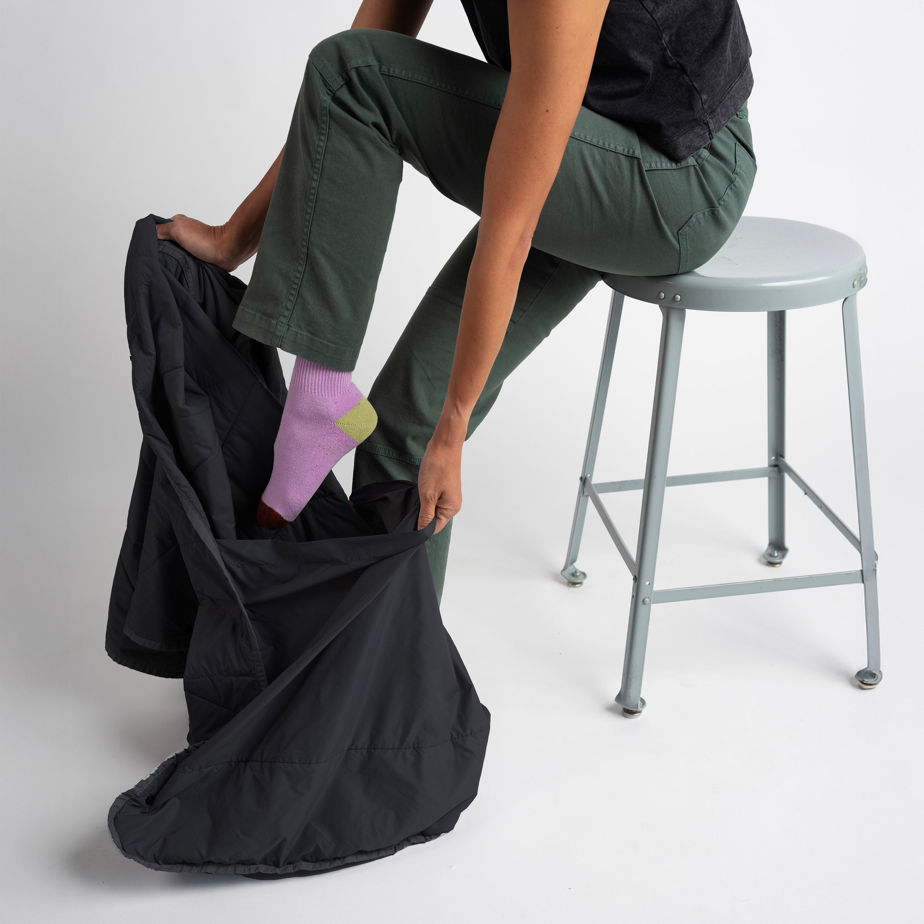 The Layover XL Travel Blanket - Packable & Puffy | Black
